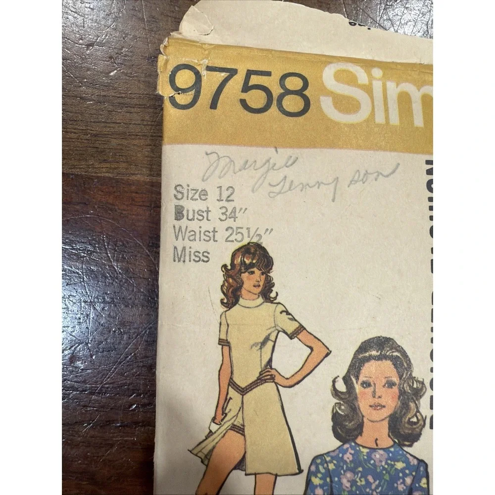 Vintage 1970's Simplicity Designer Fashion Sewing pattern 9758